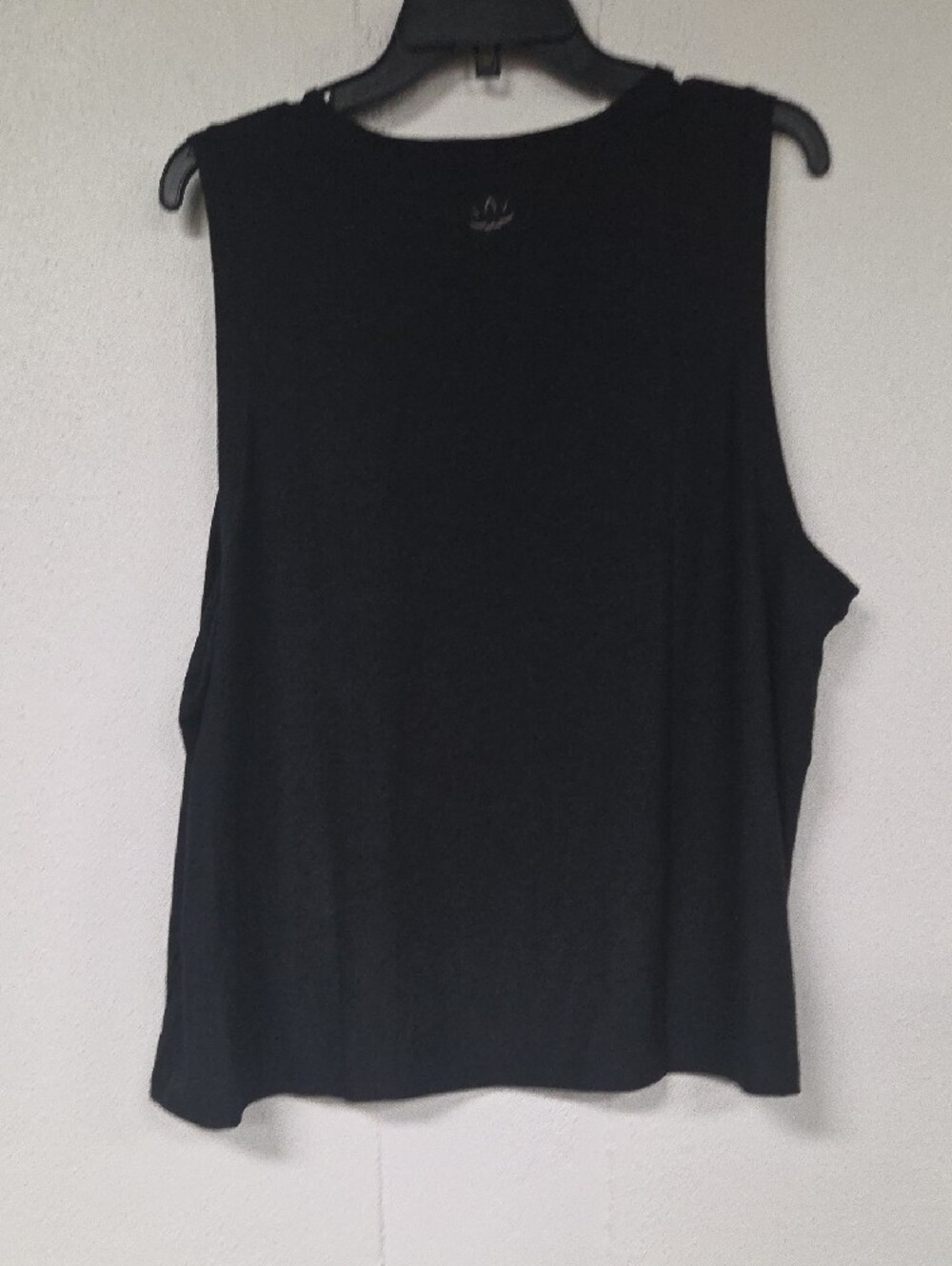 Beyond Yoga Black Sleeveless Relaxed Tank - Picture 7 of 9